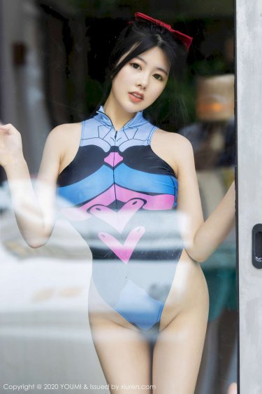 火山口上的两个人