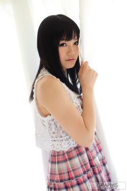 《16岁未成年艺人被滞留机场》